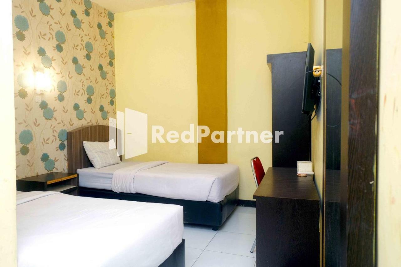 Hotel Permata Makassar Mitra Reddoorz Balangberu Exterior foto