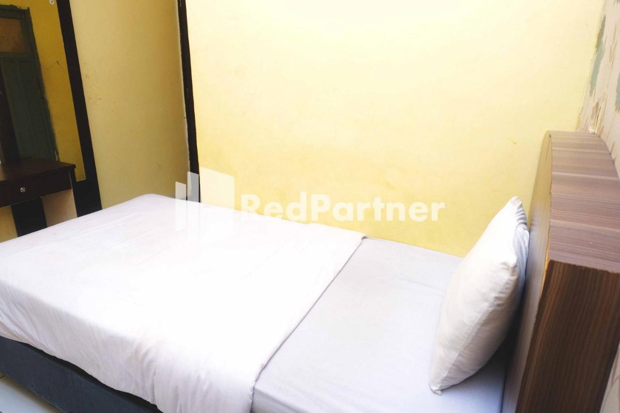 Hotel Permata Makassar Mitra Reddoorz Balangberu Exterior foto