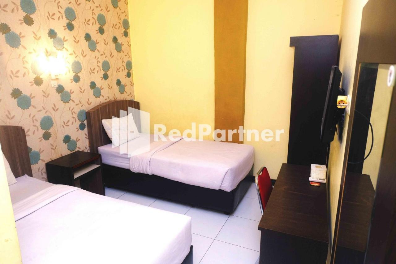 Hotel Permata Makassar Mitra Reddoorz Balangberu Exterior foto
