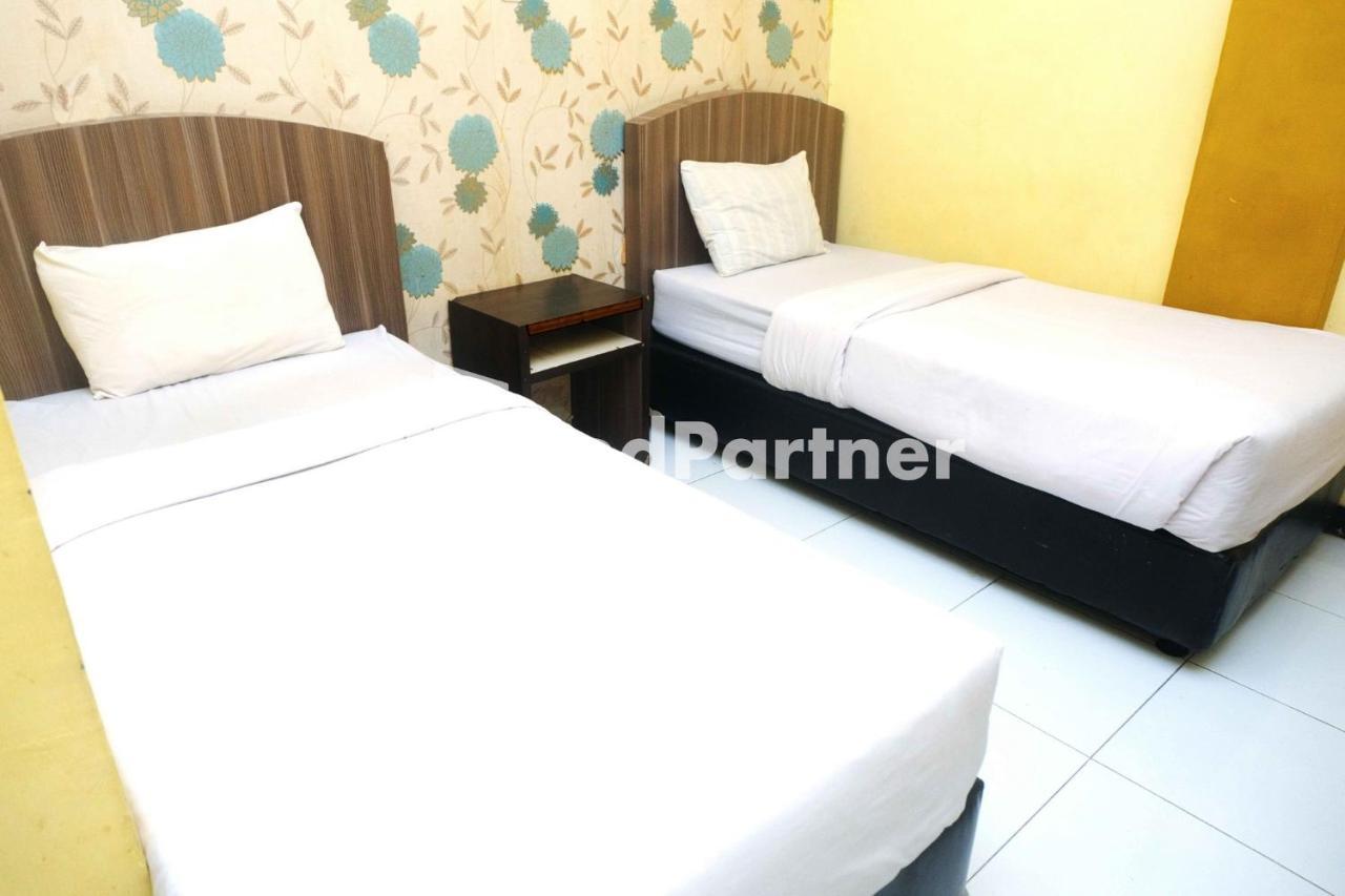 Hotel Permata Makassar Mitra Reddoorz Balangberu Exterior foto